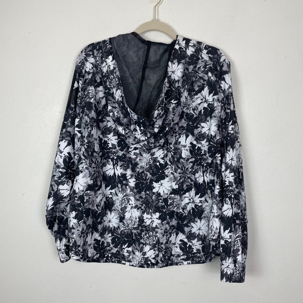 Ivy Park Womans S Black and White Floral Long Sleeve Hooded Windbreaker Pullover - Picture 7 of 11